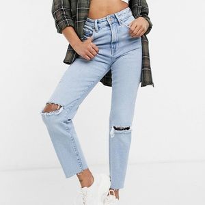 Light washed Mom Jeans